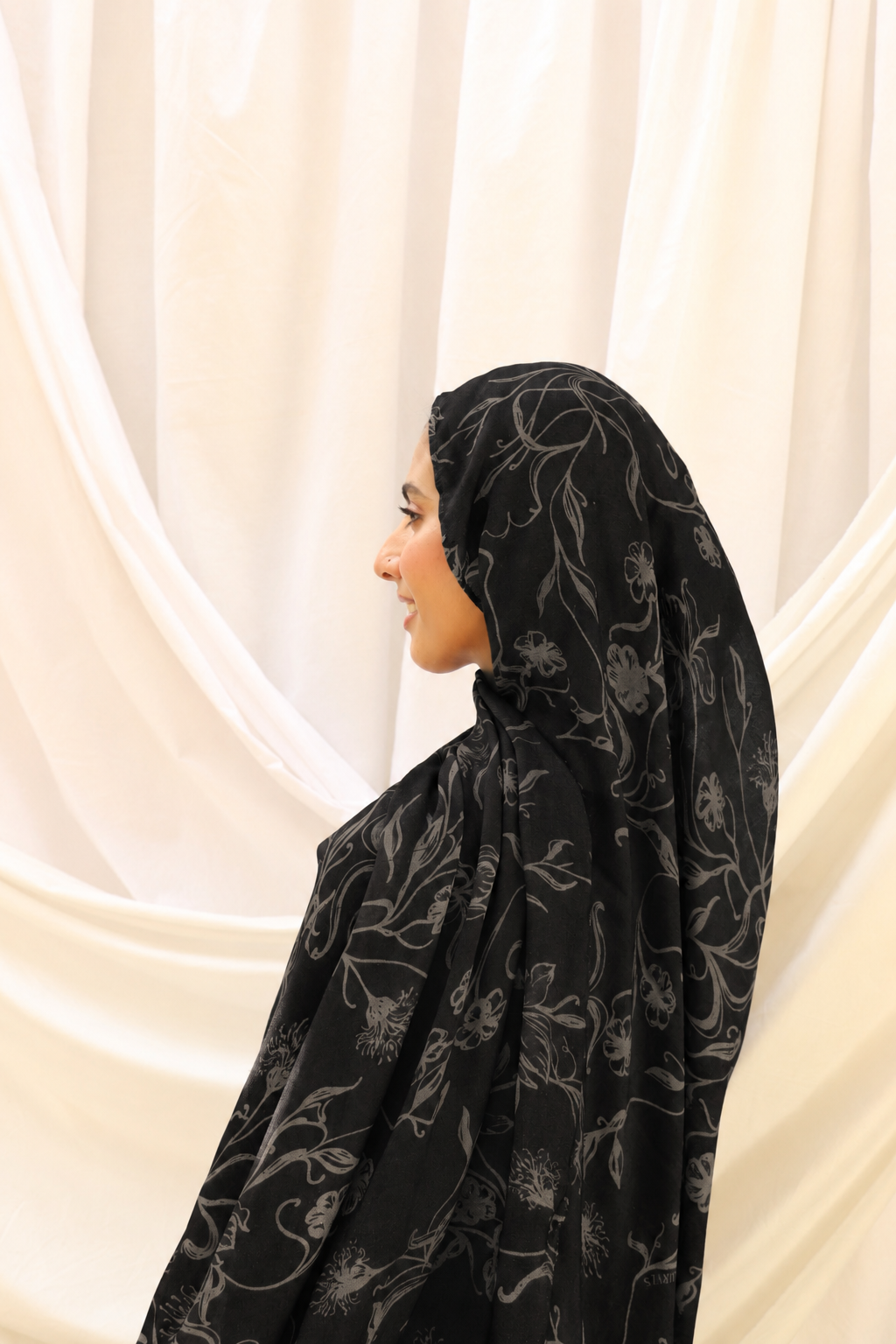 Night Garden - Bamboo Woven Modal Hijab